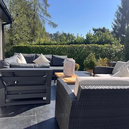 Spacious 5-bed House - Garden Parking & Bbq Nyaraló