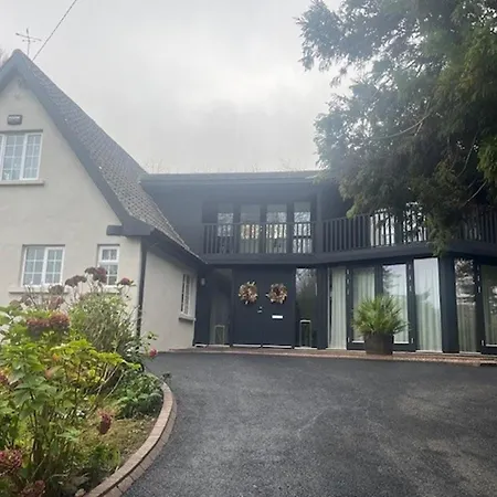 Spacious 5-bed House - Garden Parking & Bbq * Newcastle (Wicklow)