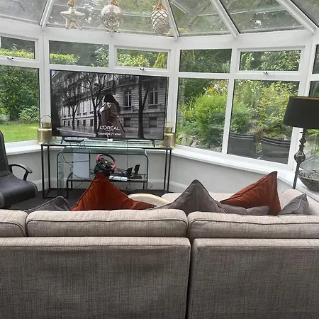 Spacious 5-bed House - Garden Parking & Bbq * Newcastle